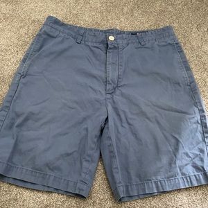 Vineyard vines blue shorts size 34